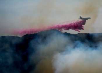 Polvo rosa: Retardante contra incendios en California