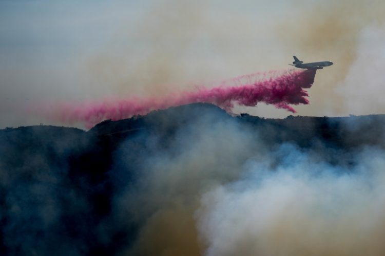 Polvo rosa: Retardante contra incendios en California