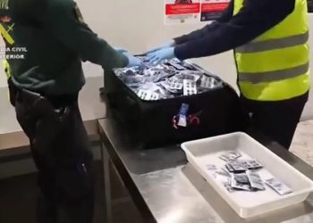 Detienen a dominicana con 20,000 pastillas para disfunción eréctil en España