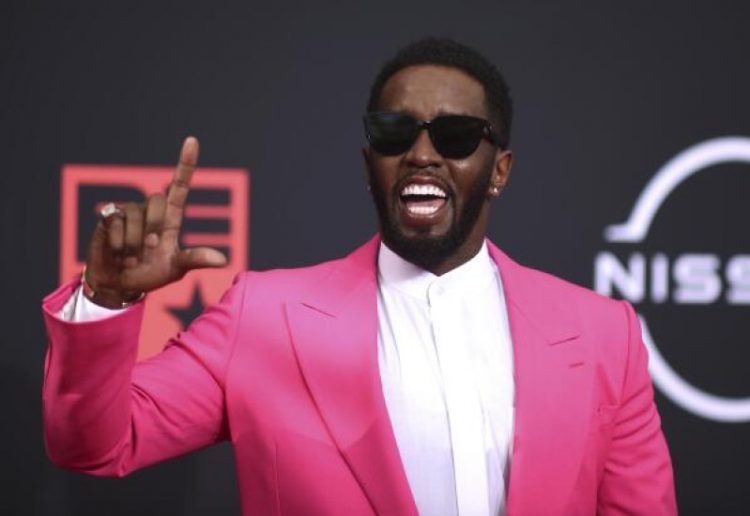 Diddy Combs demanda a hombre por amenazas de videos sexuales