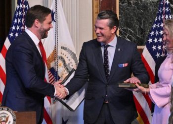 Peter Hegseth asume cargo como jefe del Pentágono