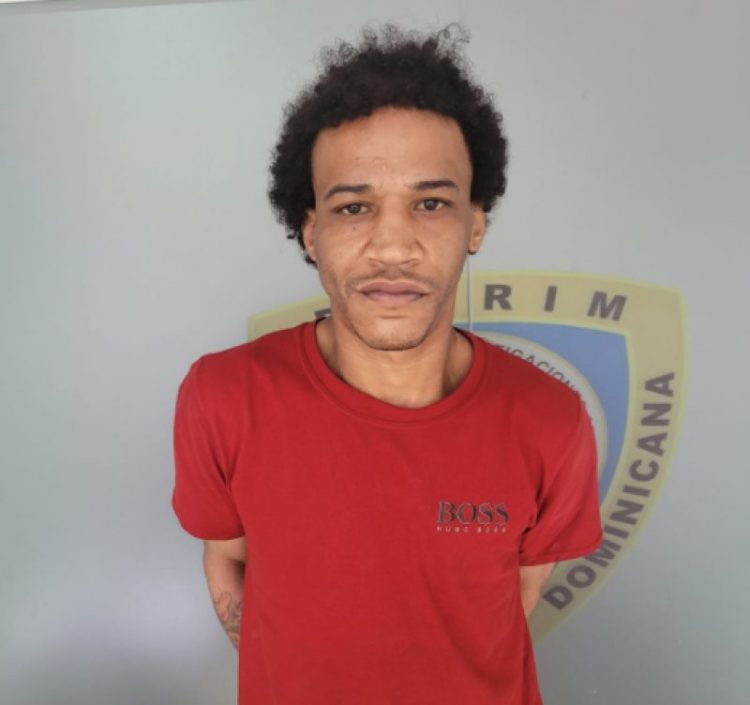 Capturan a hombre por atraco en los Jardines Metropolitanos