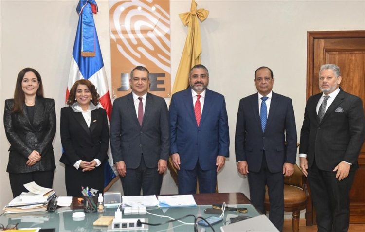 JCE socializará proyecto de renovación de cédula con alta dirigencia de partidos políticos