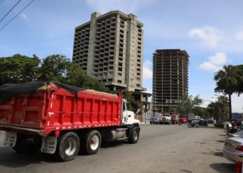 Intrant prohíbe circulación de vehículos pesados en el Malecón de Santo Domingo