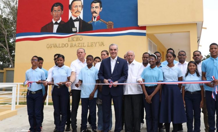 Presidente Abinader inaugura un liceo en Pantoja y un Caipi en Manoguayabo