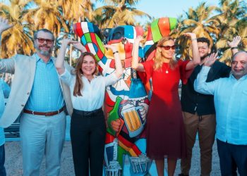 Alcaldía del DN y Embajada de Alemania instalan Buddy Bear para celebrar la amistad dominico-alemana