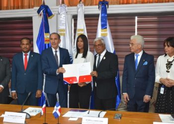 MESCyT y UASD otorgan becas a bienes nacionales para maestrías