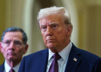 Trump tilda de "Incompetentes" a autoridades de California por manejo de incendios