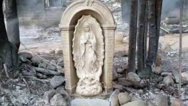 Virgen de Guadalupe sobrevive a incendio en Los Ángeles