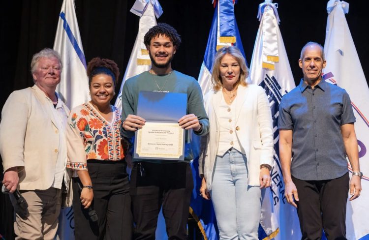 Más de 200 estudiantes en la 6ta edición de Berklee en Santo Domingo