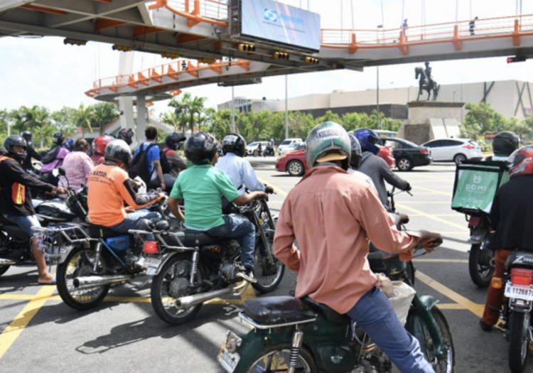 Intrant inicia talleres para definir casco protector para motoristas