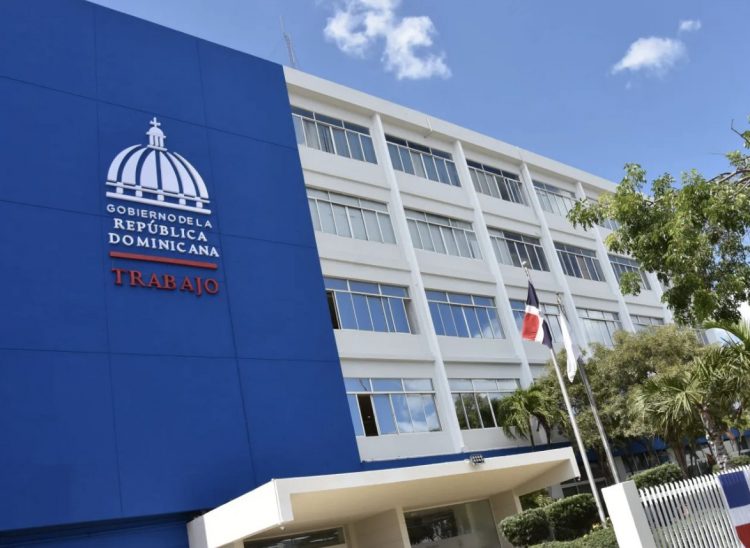 Ministerio de Trabajo reitera que feriado por el Día del Trabajo se cambia para el lunes 5 de mayo