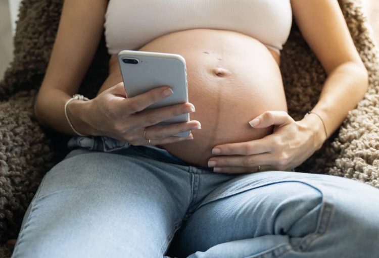 Disparó 5 veces a embarazada porque creía que el bebé no era suyo