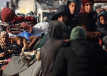 Palestinos regresan al norte de Gaza tras acuerdo Israel-Hamás