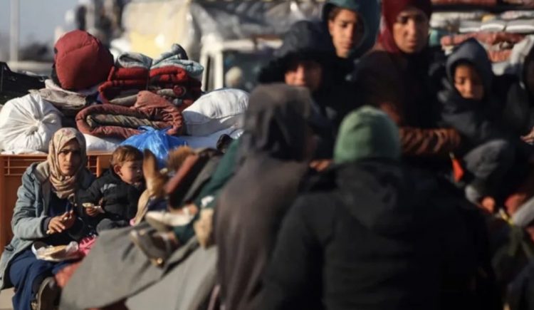 Palestinos regresan al norte de Gaza tras acuerdo Israel-Hamás