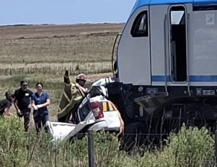 Mueren dos policías tras chocar con tren en Uruguay
