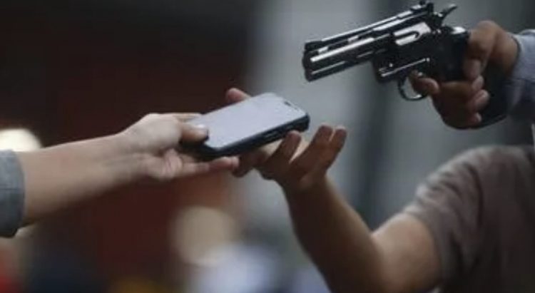 Empleada municipal muere de un infarto tras ser asaltada