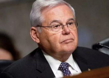 Bob Menéndez, exsenador, condenado a 11 años por corrupción