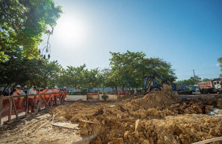 Paliza supervisa línea 3 del teleférico en SDO