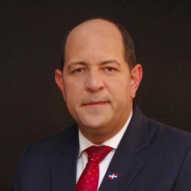 Designan a Reinaldo Rafael Espinal como nuevo embajador de RD en Vietnam