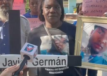 Madre exige justicia por asesinato de su hijo supuestamente a manos de agentes del Dicrim