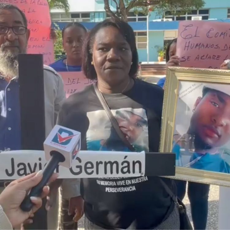 Madre exige justicia por asesinato de su hijo supuestamente a manos de agentes del Dicrim