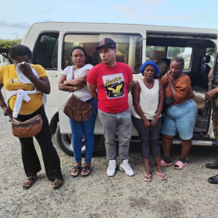 Otros dos dominicanos son enviados a la justicia por transportar haitianos indocumentados