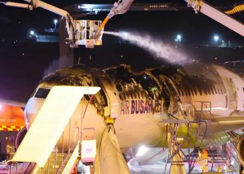 Un avión de Air Busan se incendia en un aeropuerto de Corea del Sur