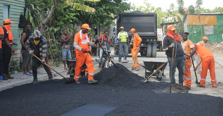 Obras Públicas ampliará jornada de bacheo en autopistas y carreteras de Santo Domingo