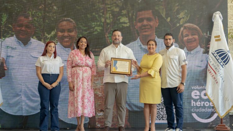 Ministerio de Medio Ambiente lanza voluntariado “Ecohéroes Ciudadanos”