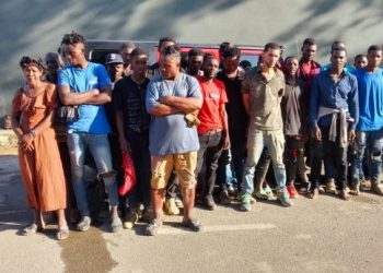 Interceptan jeep con 20 haitianos indocumentados en Valverde