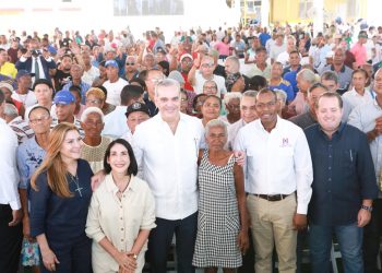 Gobierno lanza proyecto de titulación en el norte del Distrito Nacional