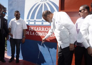 Gobierno entrega cuatro pozos de agua en La Caleta