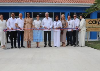 Abinader inaugura escuela y estancia en La Altagracia