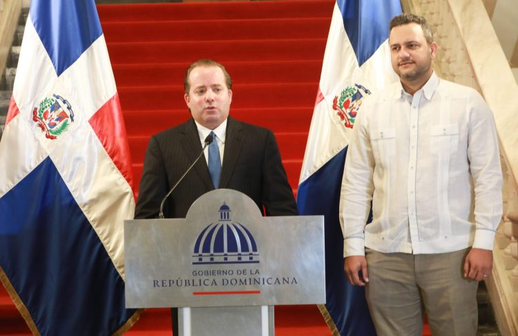 José Ignacio Paliza admite que faltan 400,000 bonos navideños por entregar