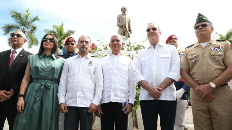 Abinader da apertura al Mes de la Patria con actos en honor al natalicio de Juan Pablo Duarte