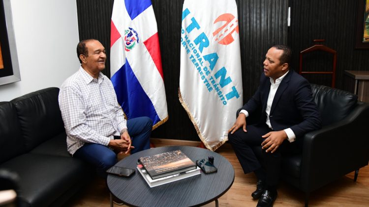 Transportistas no aumentarán precios de los pasajes pese al incremento de peajes