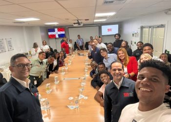 Juan Soto comparte almuerzo con colaboradores del sistema 911