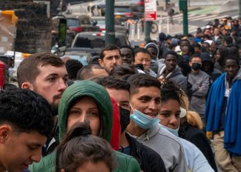 Migrantes dejan EEUU por políticas de deportación de Trump