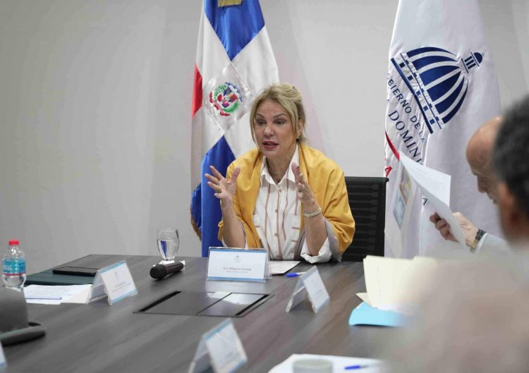Empleados del ministerio de cultura despiden a Milagros Germán