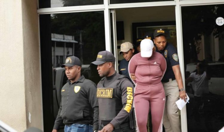 Inicia juicio contra mujer acusada de asesinato de chino