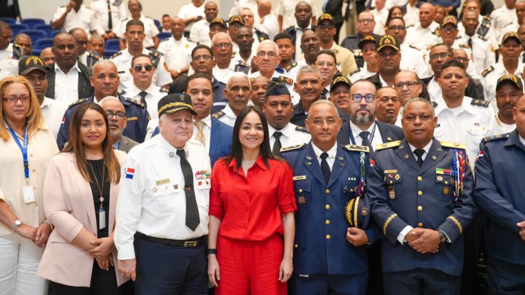 Interior y Policía impulsa dignificación de los cuerpos de bomberos en el país
