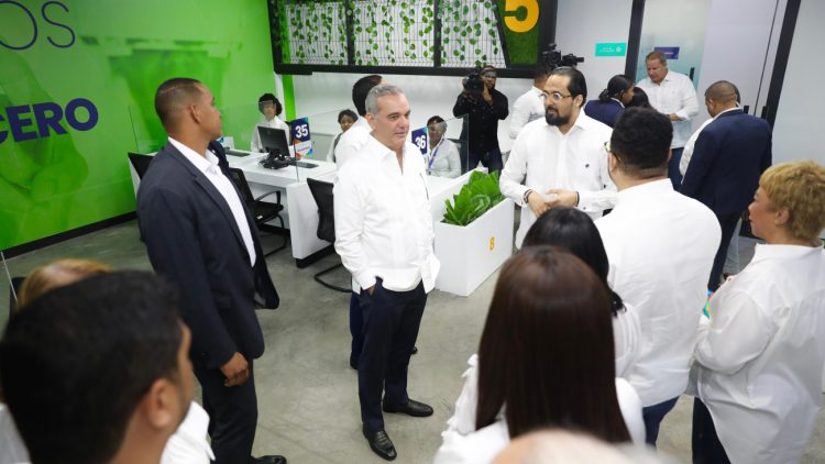Presidente Abinader inaugura nuevo Punto GOB en San Cristóbal