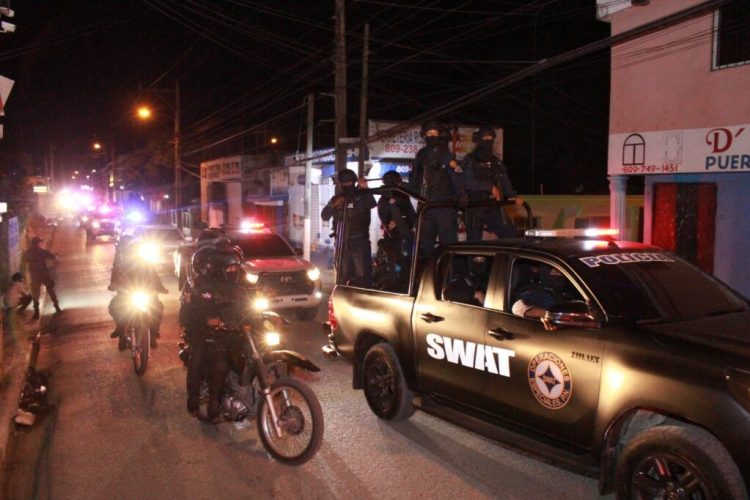 Policía Nacional ejecuta 25 órdenes de arresto durante operativos estratégicos