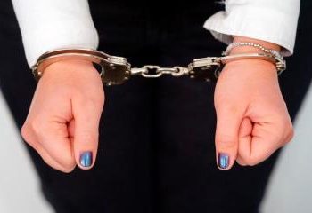 Influencer en Australia acusada de envenenar a su bebé