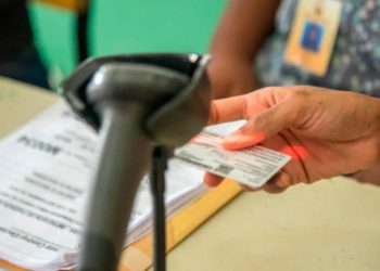 Ciudadanos con cédula vencida por más de un año