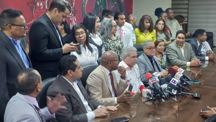 CMD propone aumento salarial para médicos pensionados