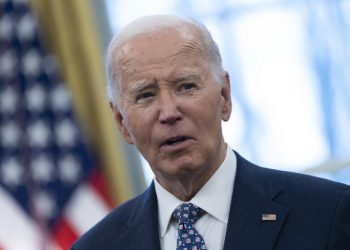 Biden prohíbe explotación petrolera en zona marítima antes de Trump