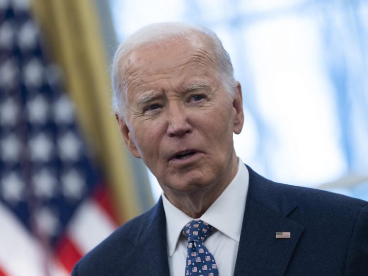 Biden prohíbe explotación petrolera en zona marítima antes de Trump