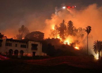 Incendios en Los Ángeles: Más de 100,000 evacuados y cinco víctimas